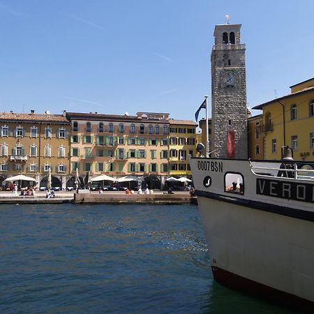 Hotel Centrale Riva del Garda Exterior photo