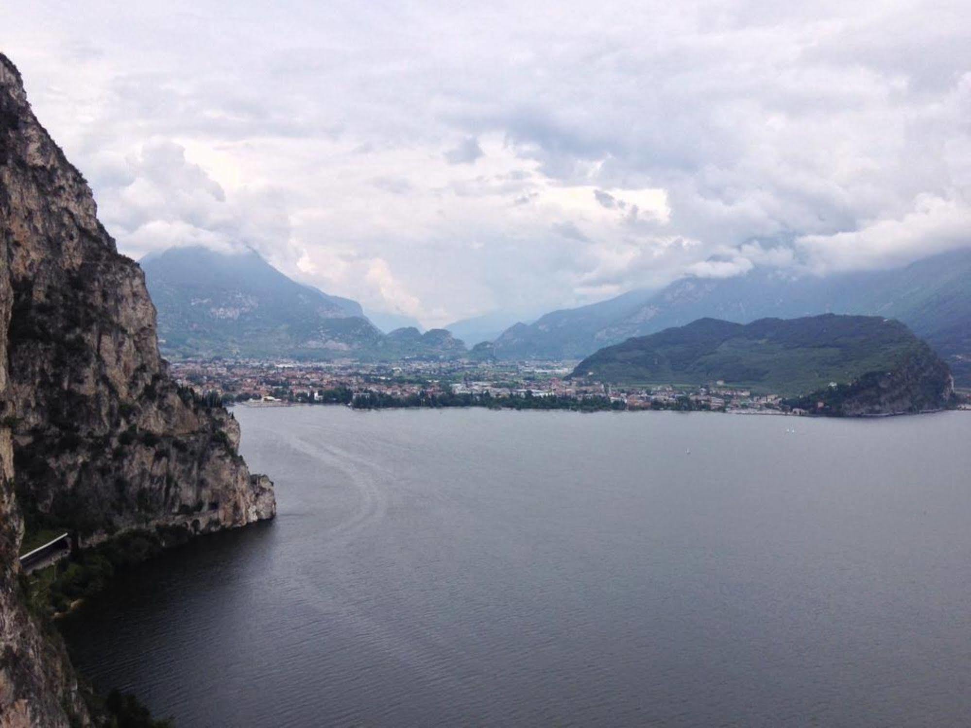 Hotel Centrale Riva del Garda Exterior photo